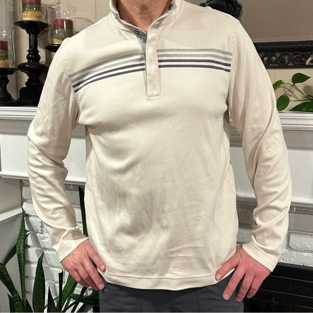 Banana Republic men’s pullover, snap-front henley style w/chest stripes -size L